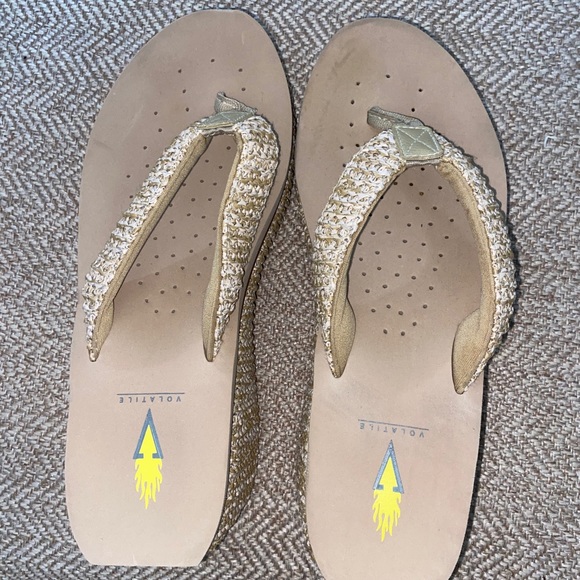Volatile sandals